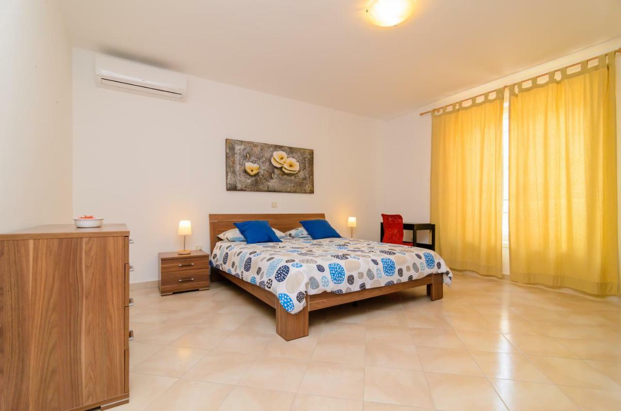 Ornella Appartement Zadar Buitenkant foto